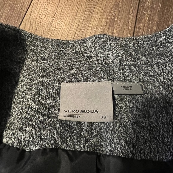 Vero Moda Blazer 🖤 Like new - Picture 3 of 3